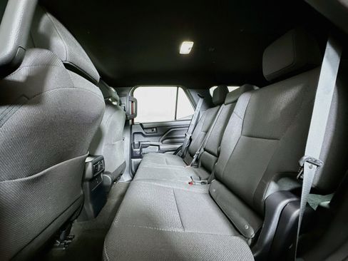 Used 2025 Toyota 4Runner SR5 AWD/4WD image 27