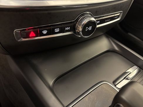 Used 2024 Volvo S60 B5 Core image 33