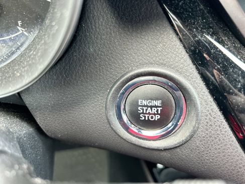 Used 2021 Toyota C-HR XLE FWD image 17
