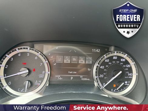 Used 2022 Toyota Highlander XLE FWD image 41