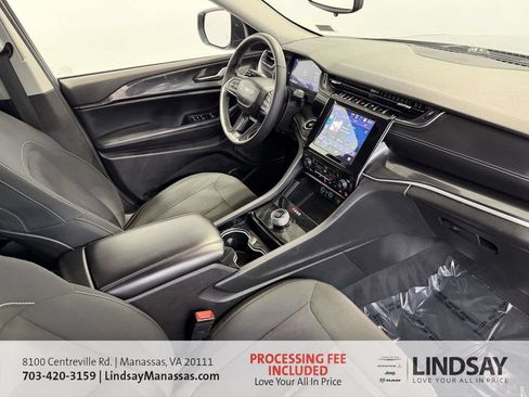 Used 2023 Jeep Grand Cherokee Laredo w/ Luxury Tech Group I AWD/4WD image 14