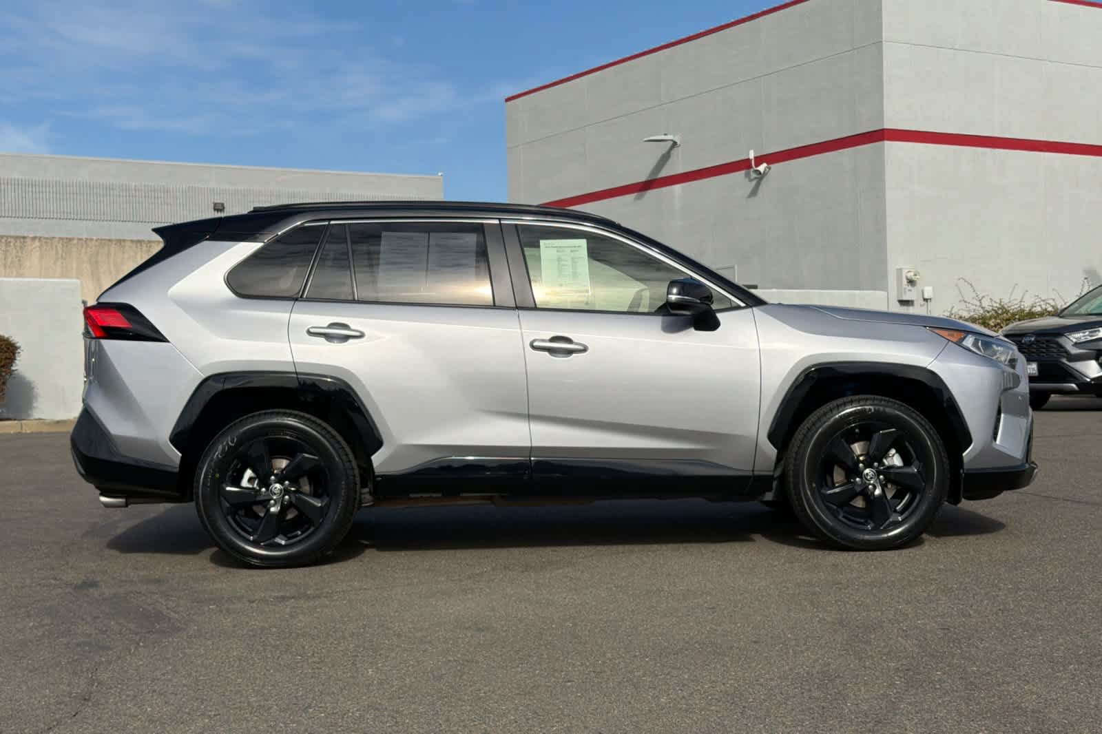 Used 2019 Toyota RAV4 XSE AWD/4WD image 6