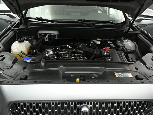 Certified 2022 Lincoln Nautilus Reserve w/ Equipment Group 201A image 30