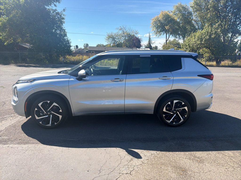 Used 2022 Mitsubishi Outlander SEL AWD/4WD image 5