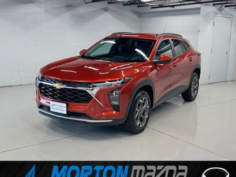 Used 2024 Chevrolet Trax LT w/ LT Convenience Package FWD image 1