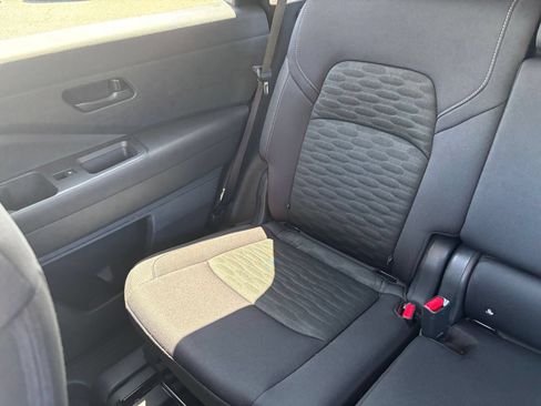Used 2025 Nissan Pathfinder SV FWD image 42