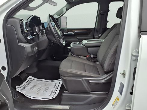 Used 2024 Chevrolet Silverado 2500 LT image 17