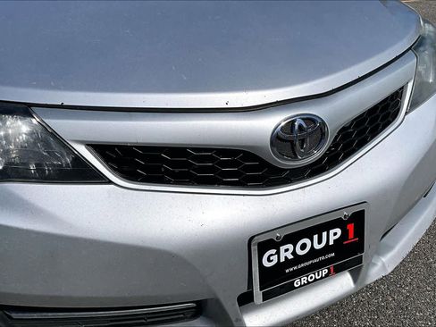 Used 2013 Toyota Camry SE w/ Leather Pkg image 32