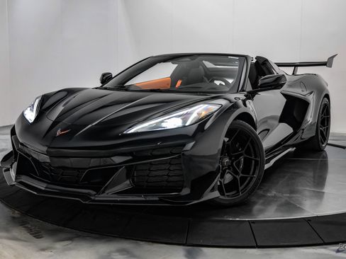 Used 2025 Chevrolet Corvette Z06 RWD image 6