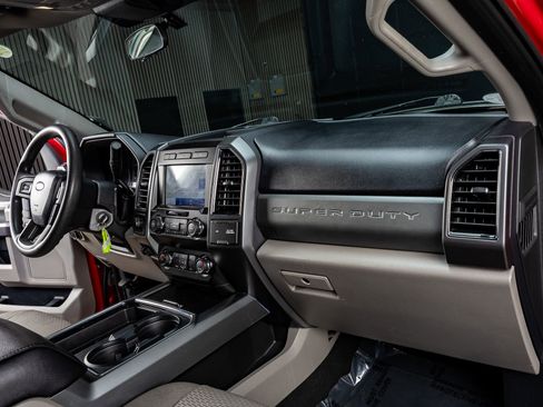 Used 2021 Ford F250 XLT w/ XLT Premium Package image 18