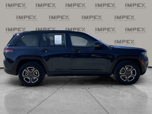 Used 2023 Jeep Grand Cherokee Trailhawk image 6