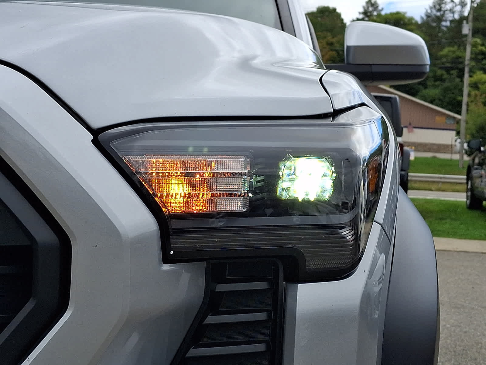 Used 2024 Toyota Tacoma TRD Off-Road AWD/4WD image 10