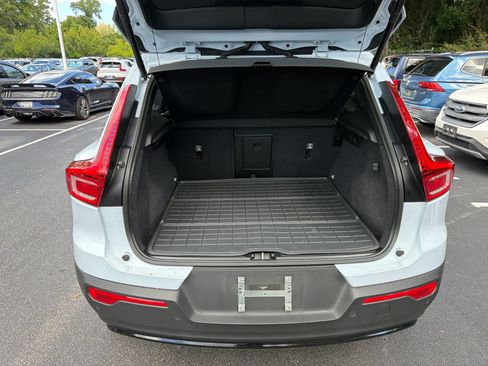 Used 2024 Volvo XC40 B5 Ultimate w/ Protection Package Premier AWD/4WD image 22