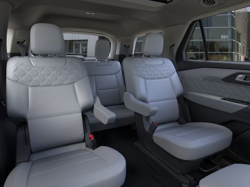 New 2026 Ford Explorer Platinum w/ LUX Leather Package AWD/4WD image 11