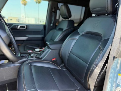 Used 2023 Ford Bronco Badlands w/ Sasquatch Package AWD/4WD image 5