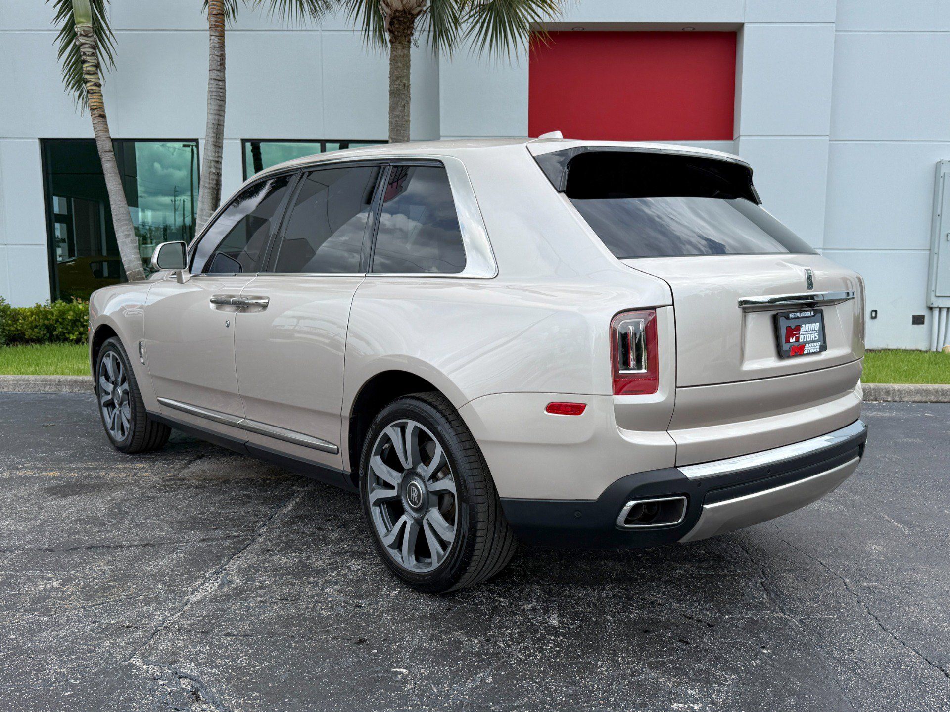 Used 2020 Rolls-Royce Cullinan AWD/4WD image 14