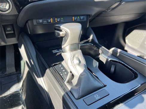 Certified 2024 Lexus ES 250 w/ Premium Package image 18