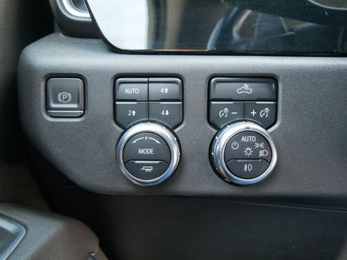 Used 2022 GMC Sierra 1500 Elevation w/ Preferred Package image 31