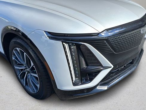 Certified 2024 Cadillac Lyriq Sport AWD/4WD image 9