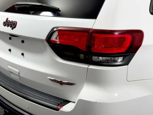 Used 2021 Jeep Grand Cherokee Trailhawk AWD/4WD image 28