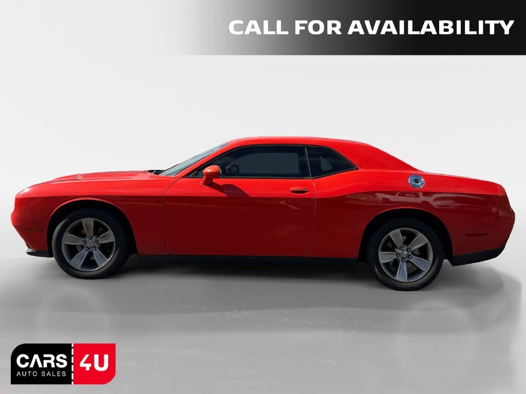 Used 2017 Dodge Challenger SXT RWD image 4