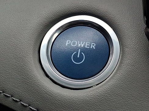 Used 2021 Toyota Highlander XLE image 26