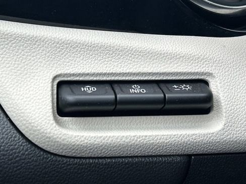 Used 2022 Buick Encore GX Essence w/ Advanced Technology Package image 30