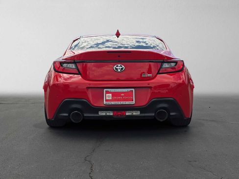 Used 2023 Toyota GR86 w/ ALL Weather Mat Package (TMS) RWD image 4