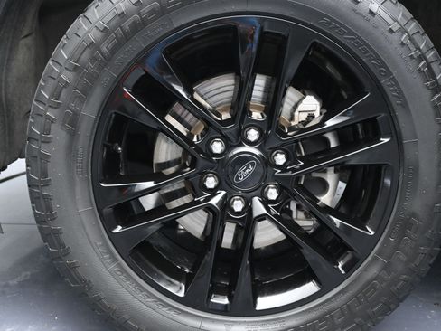 Certified 2022 Ford Expedition Max XLT image 10