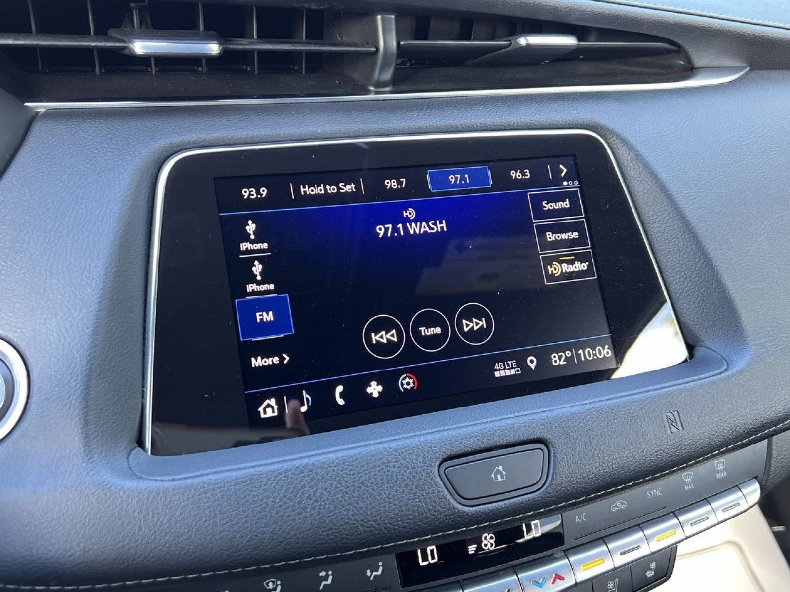 Used 2019 Cadillac XT4 Premium Luxury AWD/4WD image 15
