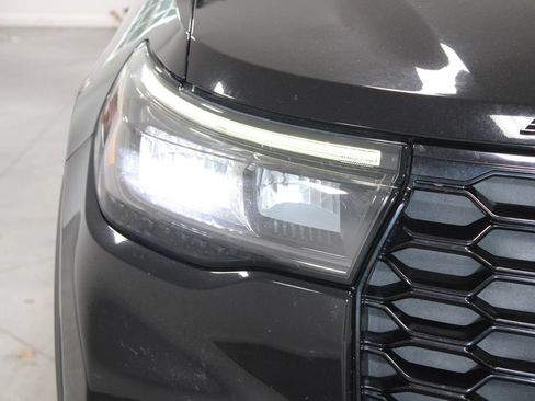 Used 2025 Ford Explorer ST-Line AWD/4WD image 12