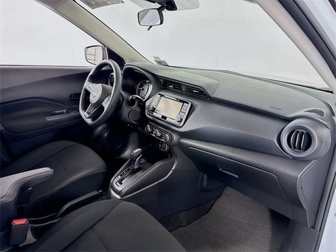 Certified 2025 Nissan Kicks Play S image 26