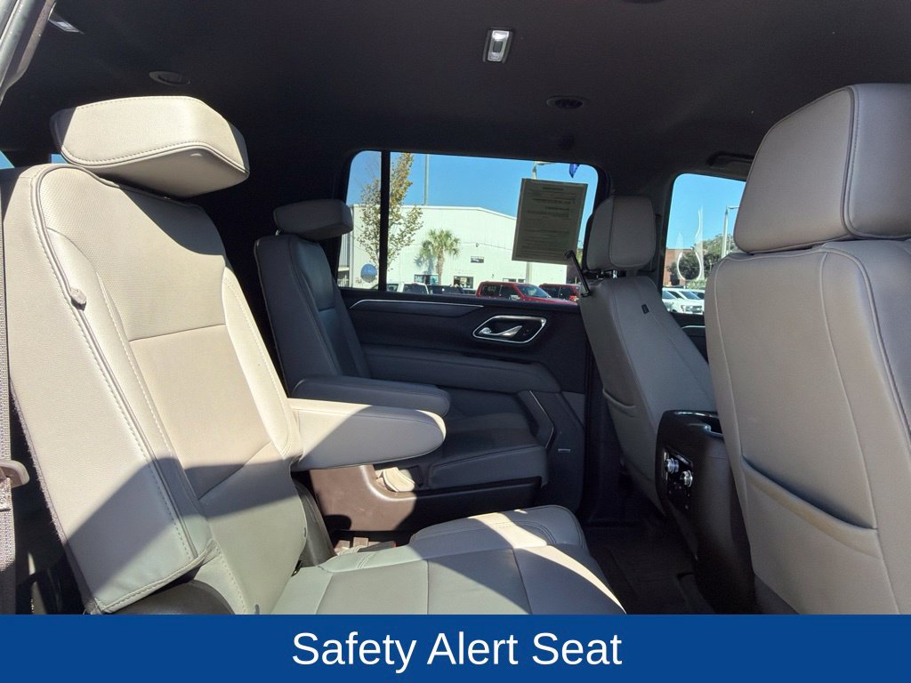 Used 2023 GMC Yukon XL SLT w/ SLT Luxury Package RWD image 30