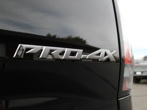 Used 2023 Nissan Frontier PRO-4X w/ Pro Convenience Package image 8