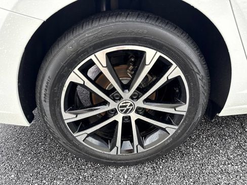 Certified 2024 Volkswagen Jetta Sport FWD image 9