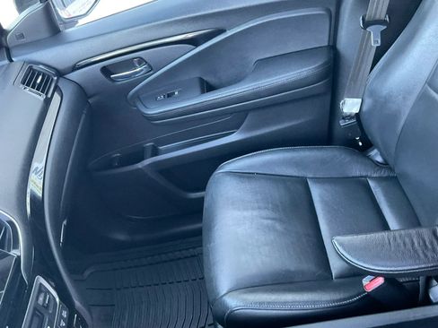 Used 2019 Honda Pilot Touring image 32