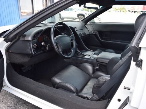 Used 1992 Chevrolet Corvette Coupe image 2