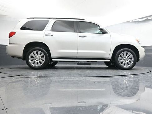 Used 2016 Toyota Sequoia Platinum image 34
