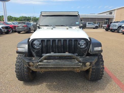 Used 2022 Jeep Wrangler Sport AWD/4WD image 2