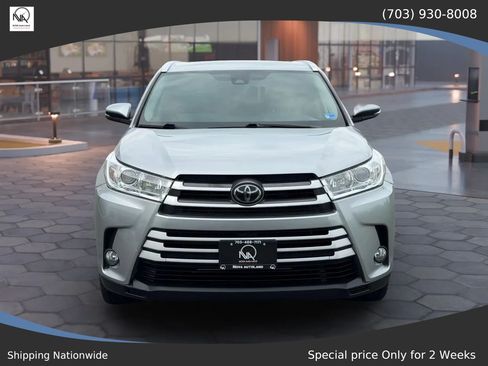 Used 2018 Toyota Highlander XLE AWD/4WD image 4