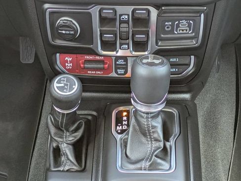 Certified 2026 Jeep Wrangler Unlimited Rubicon AWD/4WD image 16