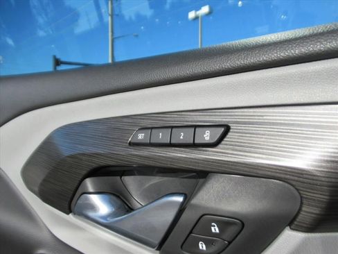 Used 2020 GMC Terrain SLT w/ Preferred Package image 28