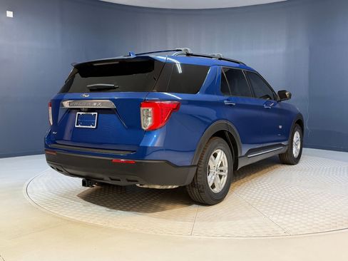 Used 2020 Ford Explorer XLT image 9