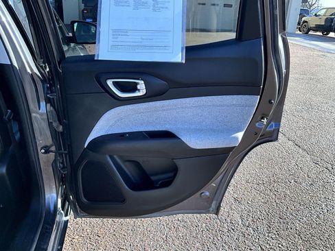 Certified 2022 Jeep Compass Latitude w/ Convenience Group image 19