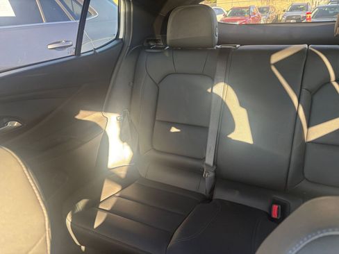 Used 2025 Buick Envista Sport Touring image 37