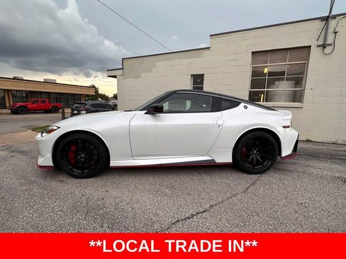 Certified 2024 Nissan Z NISMO w/ Floor Mat Package RWD image 3