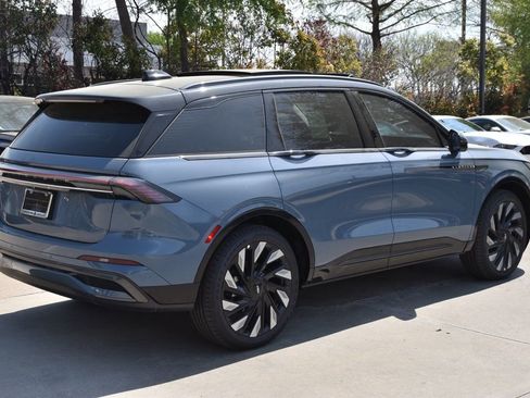 New 2026 Lincoln Nautilus Reserve w/ Jet Appearance Package AWD/4WD image 13
