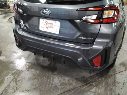Used 2024 Subaru Crosstrek 2.0i Premium image 16