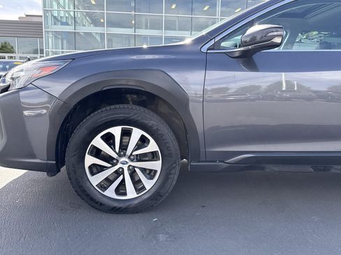 Used 2023 Subaru Outback Premium AWD/4WD image 9