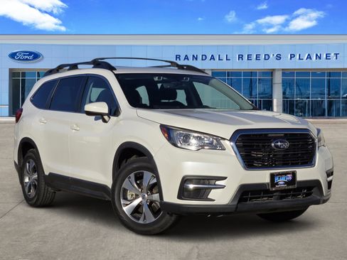 Used 2020 Subaru Ascent Premium w/ Convenience Package image 1